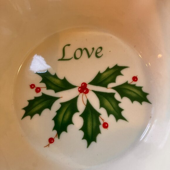 Lenox Holiday Bowl 'Love' Berries and Holly - Retired Pattern 1992 - Picture 4 of 7
